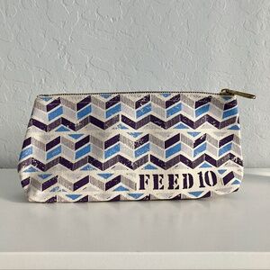 NWOT Clarins Feed 10 Canvas Makeup Cosmetics Bag Pouch Blue and Cream